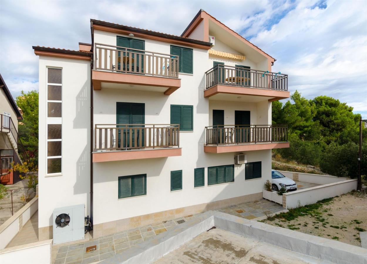 Apartments Karmen พรีมอชเตน ภายนอก รูปภาพ