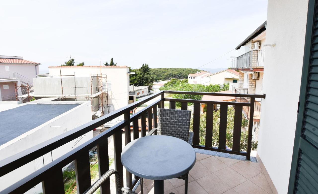 Apartments Karmen พรีมอชเตน ภายนอก รูปภาพ
