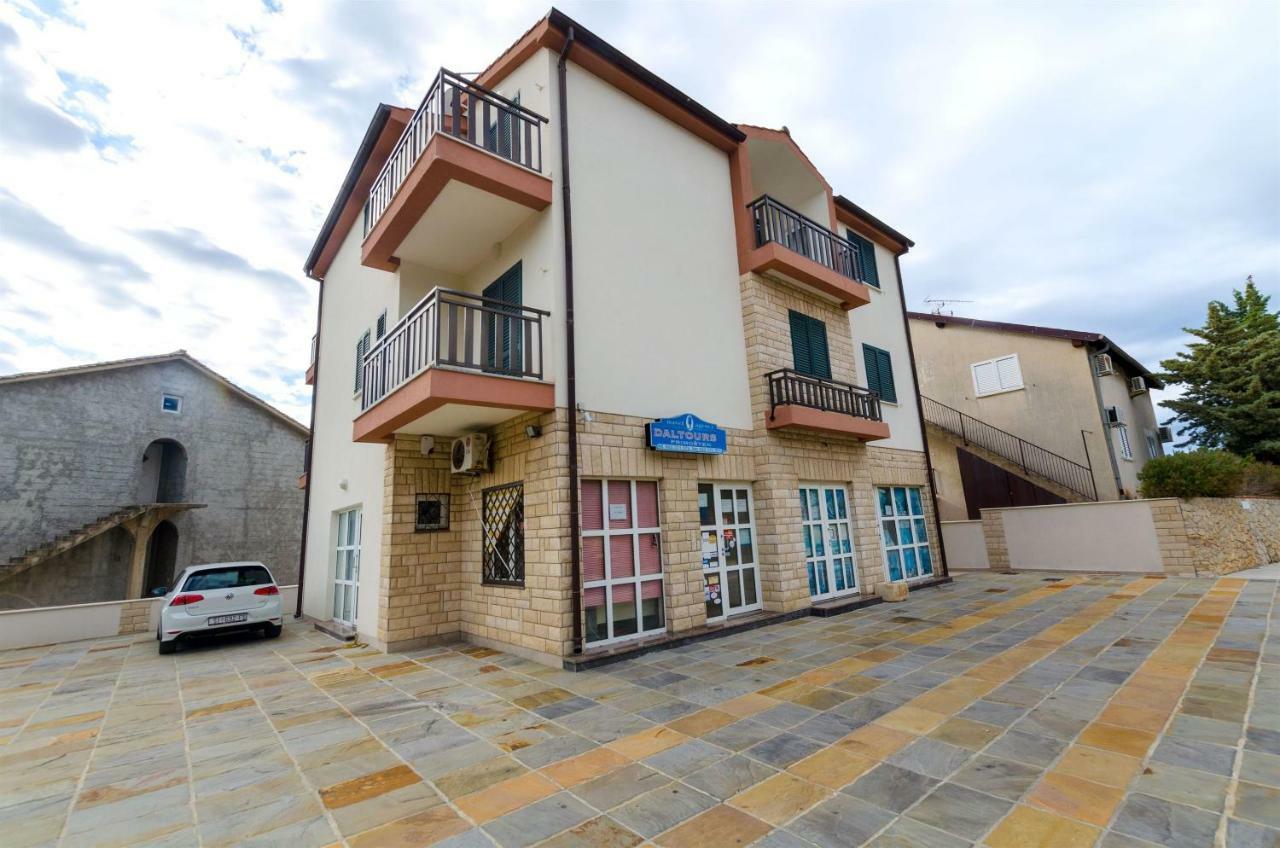 Apartments Karmen พรีมอชเตน ภายนอก รูปภาพ