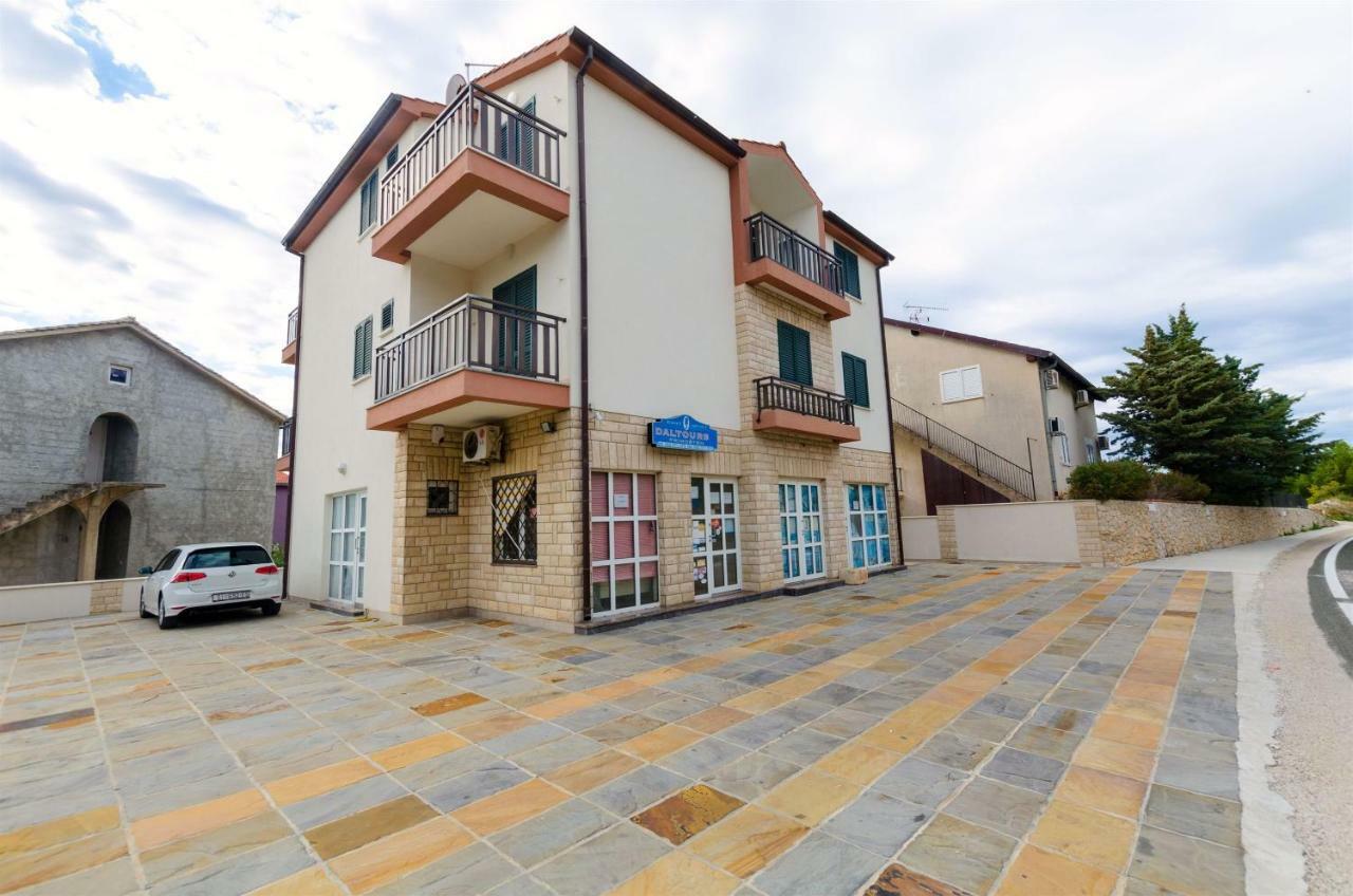 Apartments Karmen พรีมอชเตน ภายนอก รูปภาพ